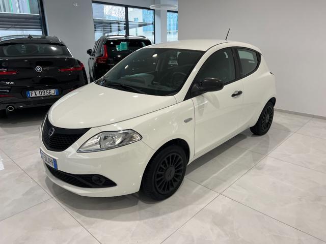 LANCIA Ypsilon 1.0 FireFly 5 porte S&S Hybrid Ecochic Silver
