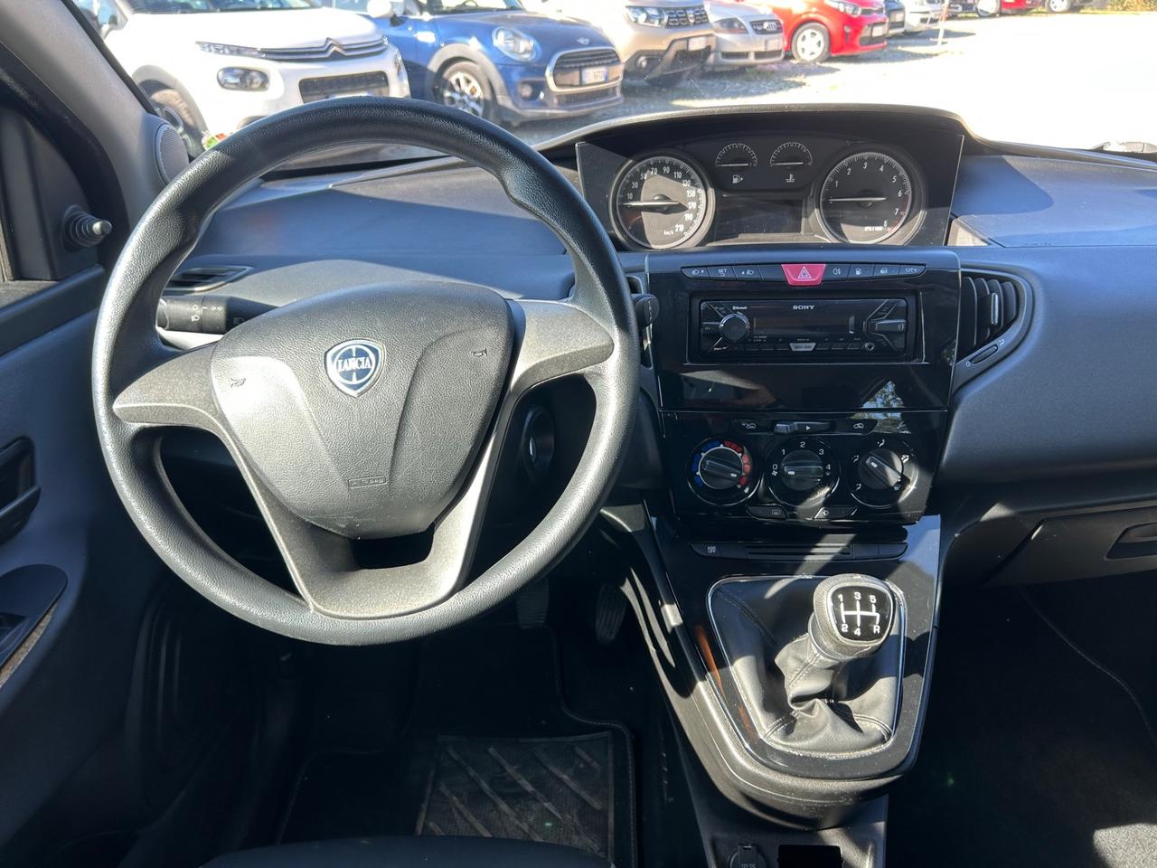 Lancia Ypsilon 1.2 69 CV 5 porte GPL Ecochic Silver neopatentati