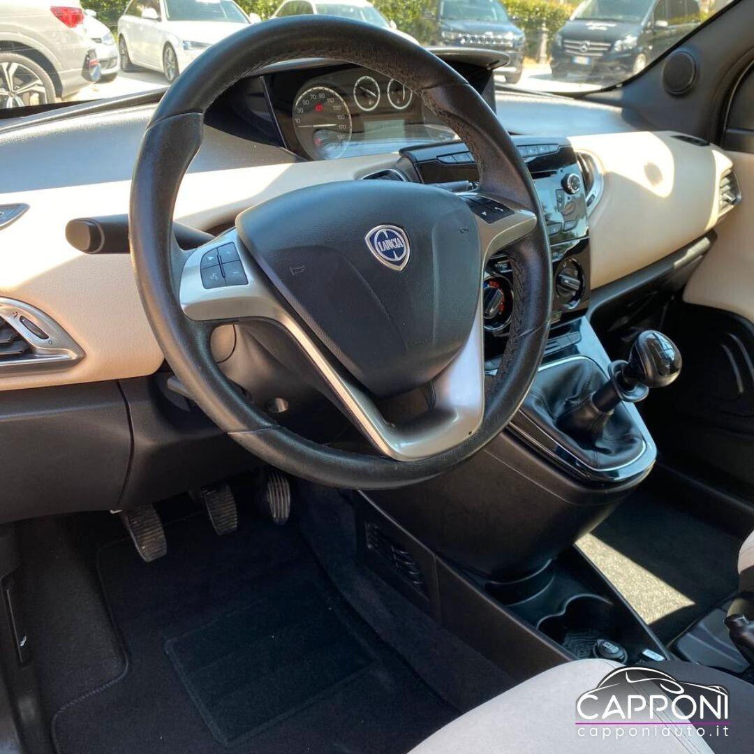 Lancia Ypsilon 0.9 - OK NEOPATENTATI