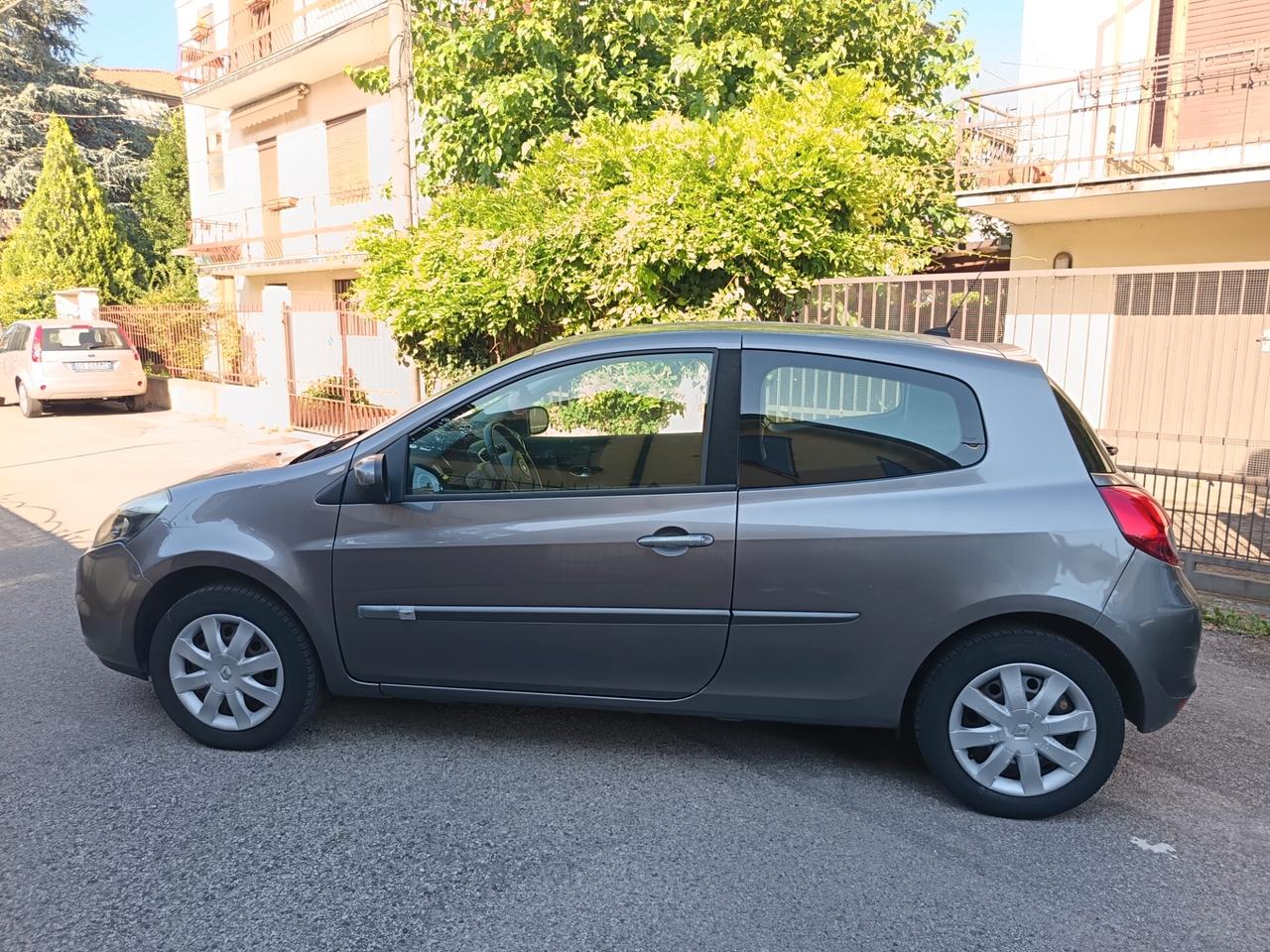 Renault Clio 1.2 16V 3 porte Dynamique