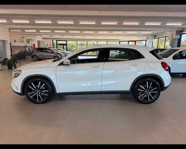 MERCEDES-BENZ GLA 180 CDI Automatic Sport