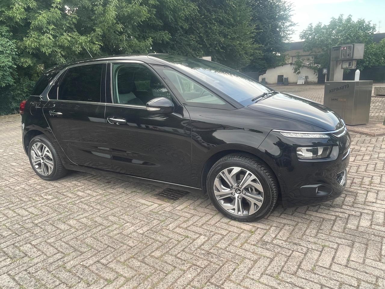 Citroen C4 Picasso 1.6 e-HDi anno 2014..€4999