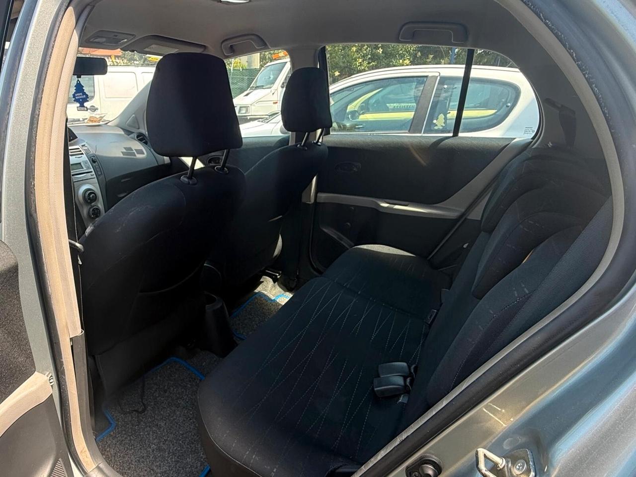 Toyota Yaris II 5p 1.0 Sol - 120.333 km - Neopatentati