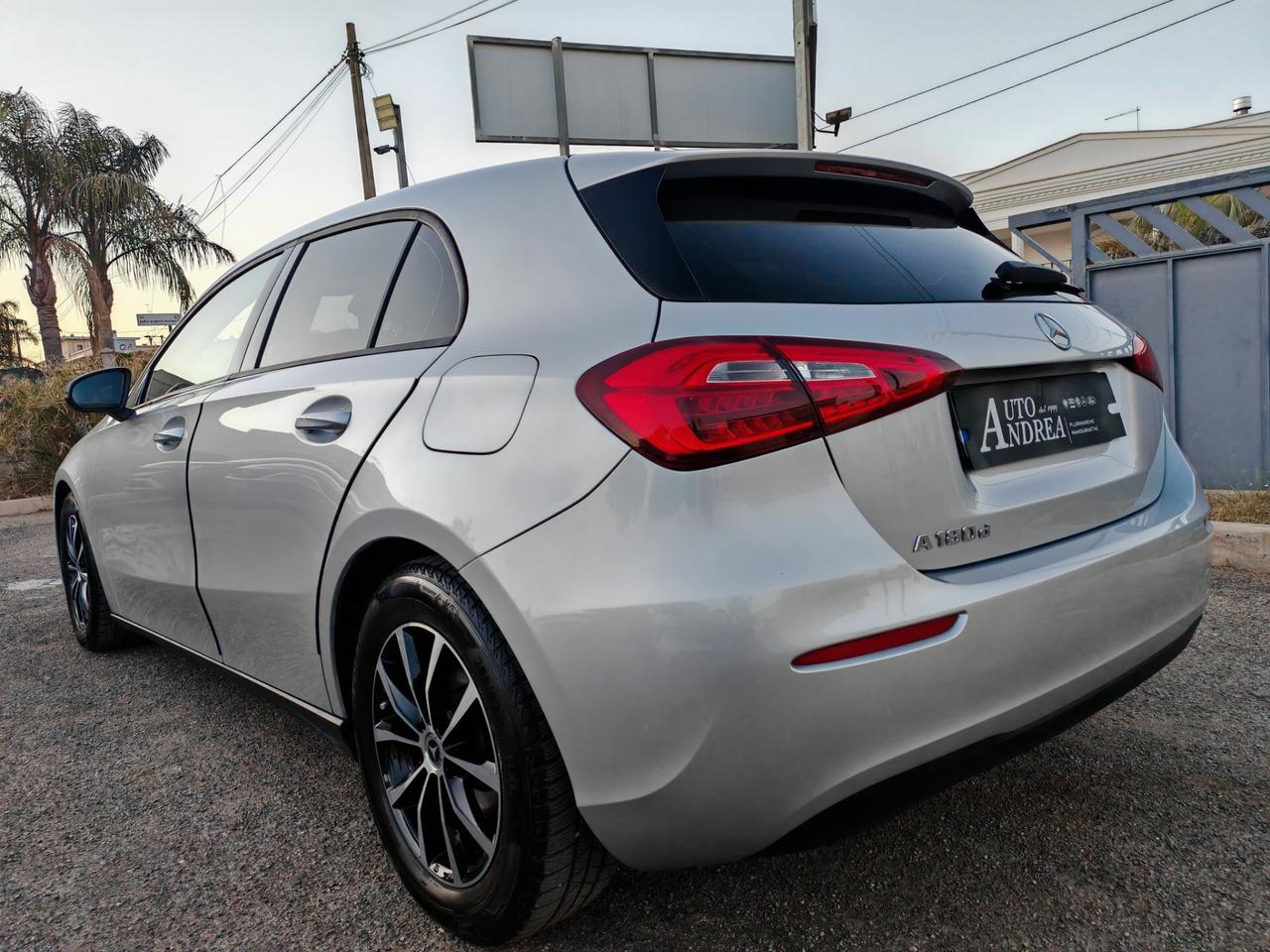 Mercedes-benz A 180d 2.0 Navig cam 2021