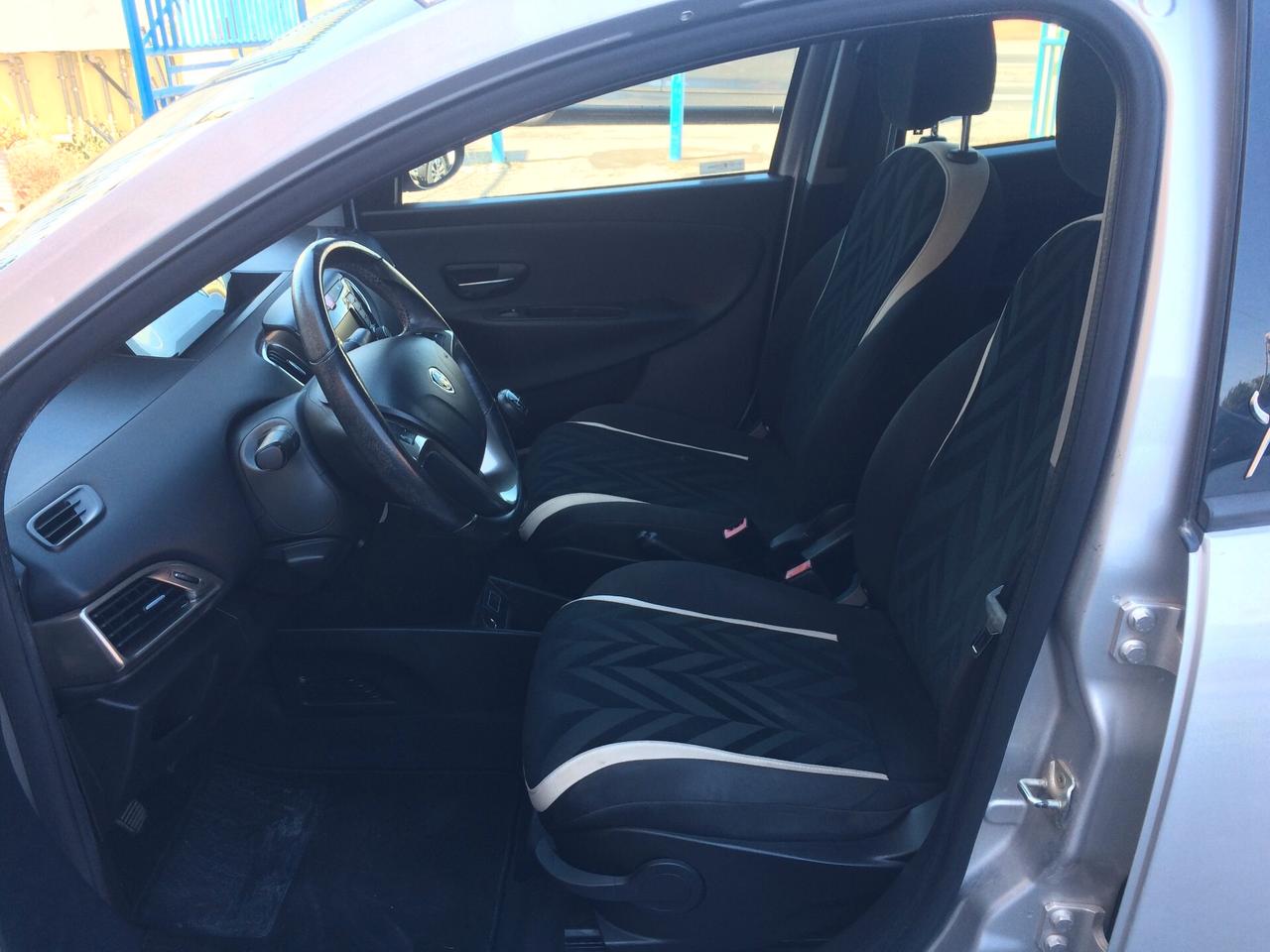 2016 Lancia Ypsilon 1.2 69 CV 5 porte Platinum tagliandata!!!