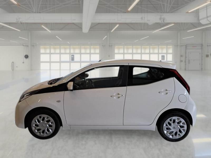 Toyota Aygo Connect 1.0 VVT-i 72 CV 5 porte x-cool