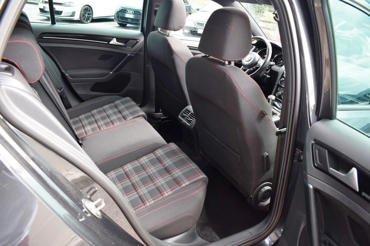 Volkswagen Golf GTI 2.0 220cv 5p TETTO APRIBILE + KIT INVERNO