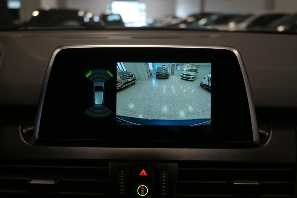 BMW 216D ACTIVE TOURER 116CV STEPTRONIC BUSINESS ADVANTAGE ( FARI LED - PELLE - CRUISE - NAVI - PARK ASSISTANT - TELECAMERA POST. )