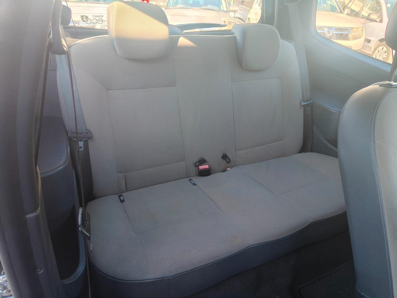 Renault Twingo 1.2 Yahoo! Tua da 86€ al mese