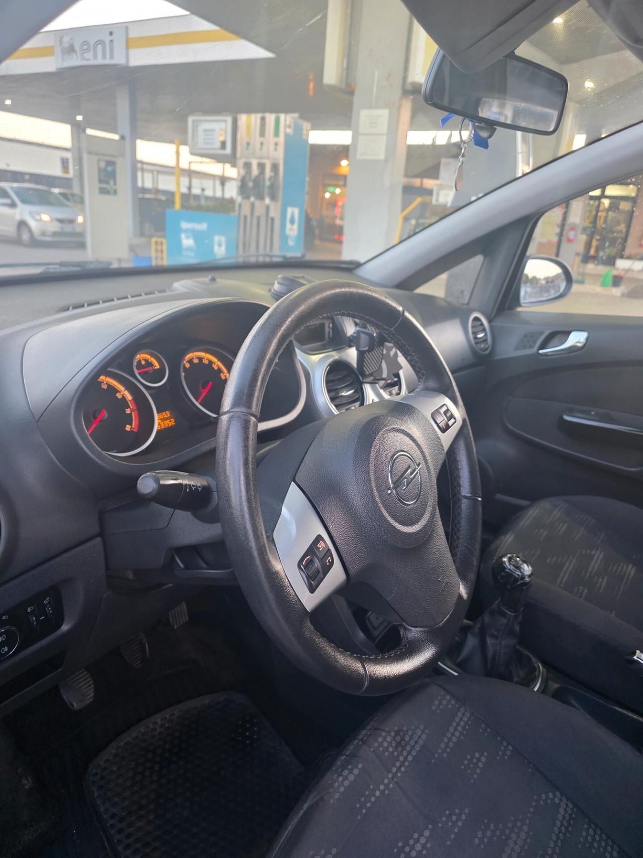 Opel Corsa GPL rivisionato 163000 km