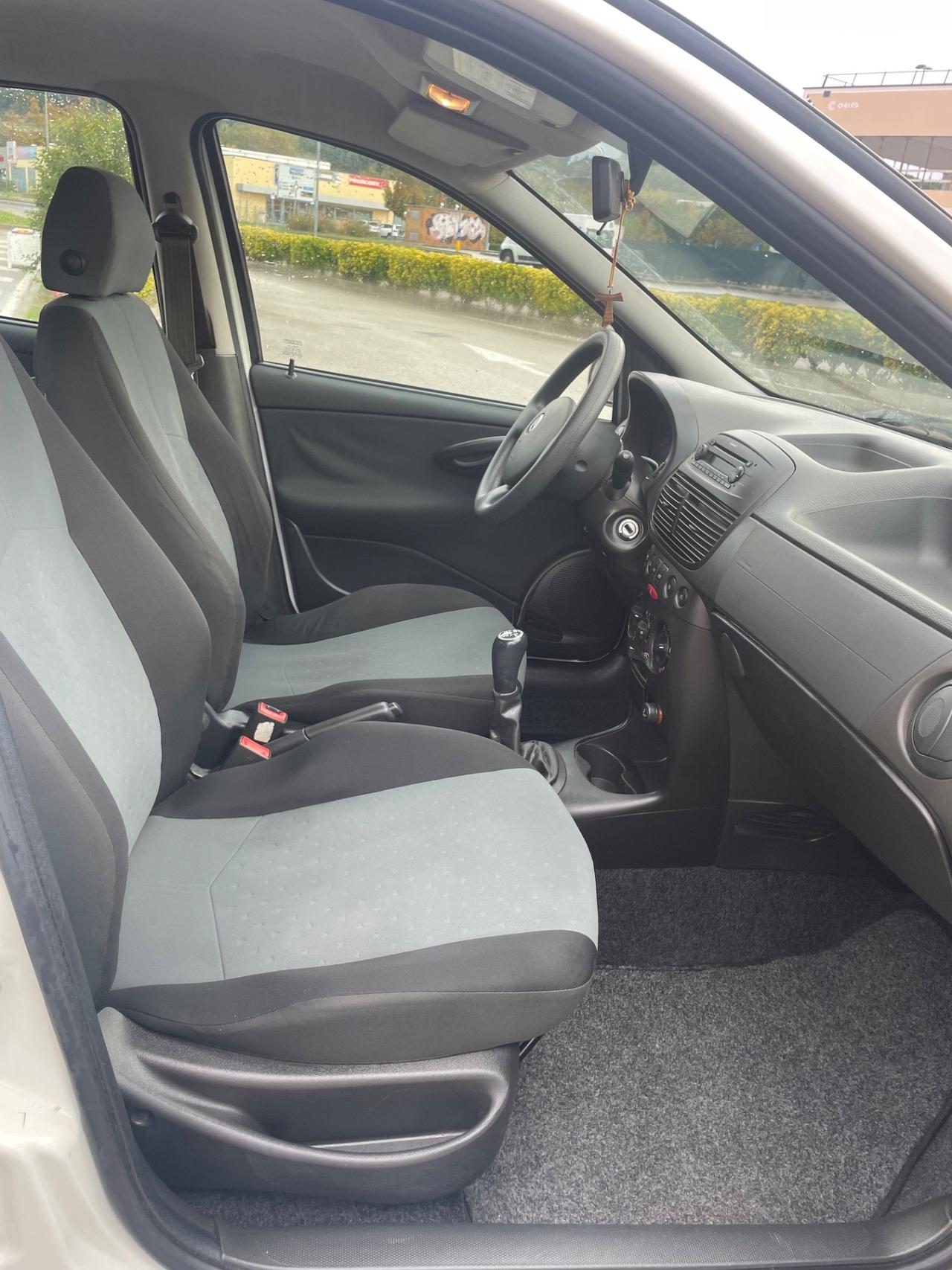 FIAT PUNTO 1.3 DIESEL MULTIJET 130.000 KM NEOPATENTATI 2007.