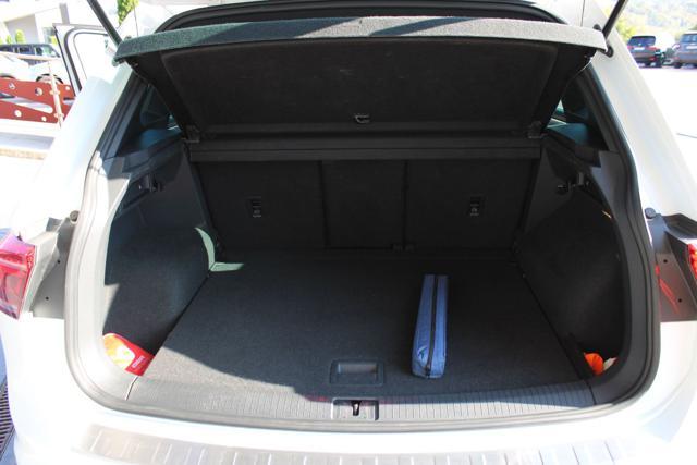 VOLKSWAGEN Tiguan 2.0TDI DSG 4MOTION R-Line IQLED-KAMERA