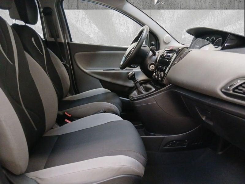 Lancia Ypsilon 1.2 8v Silver 69cv