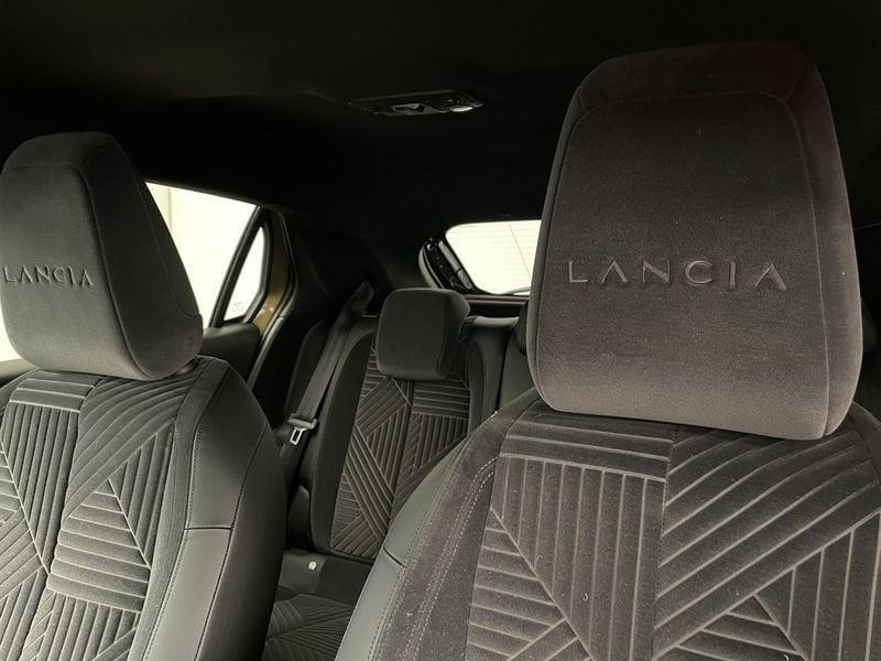 Lancia Ypsilon Hybrid e-DCT LX
