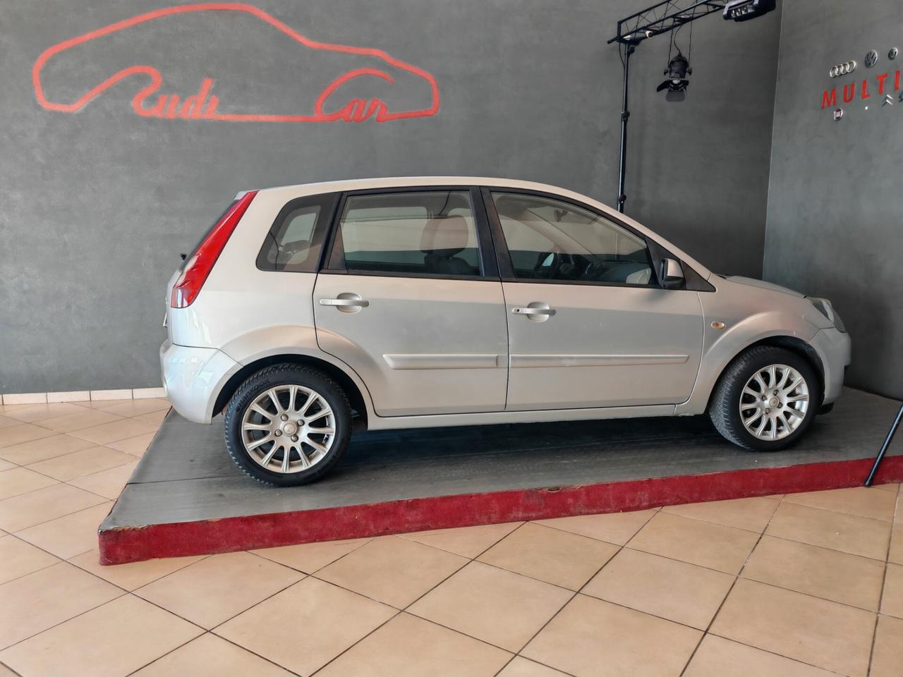 Ford Fiesta 1.4 TDCi 5p. Ghia