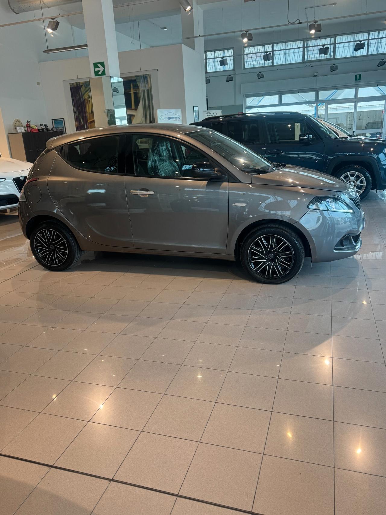 YPSILON GOLD FULL OPTIONAL