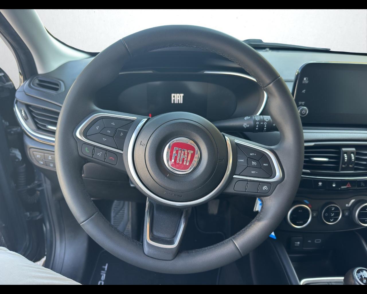 FIAT Tipo (2015-->) - Tipo 1.0 5 porte