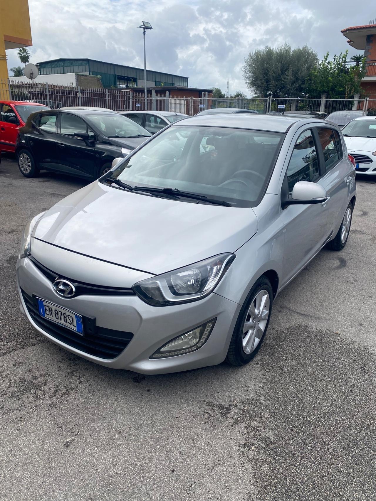 Hyundai i20 1.4 CRDi Anno 2013 Full Navi Led