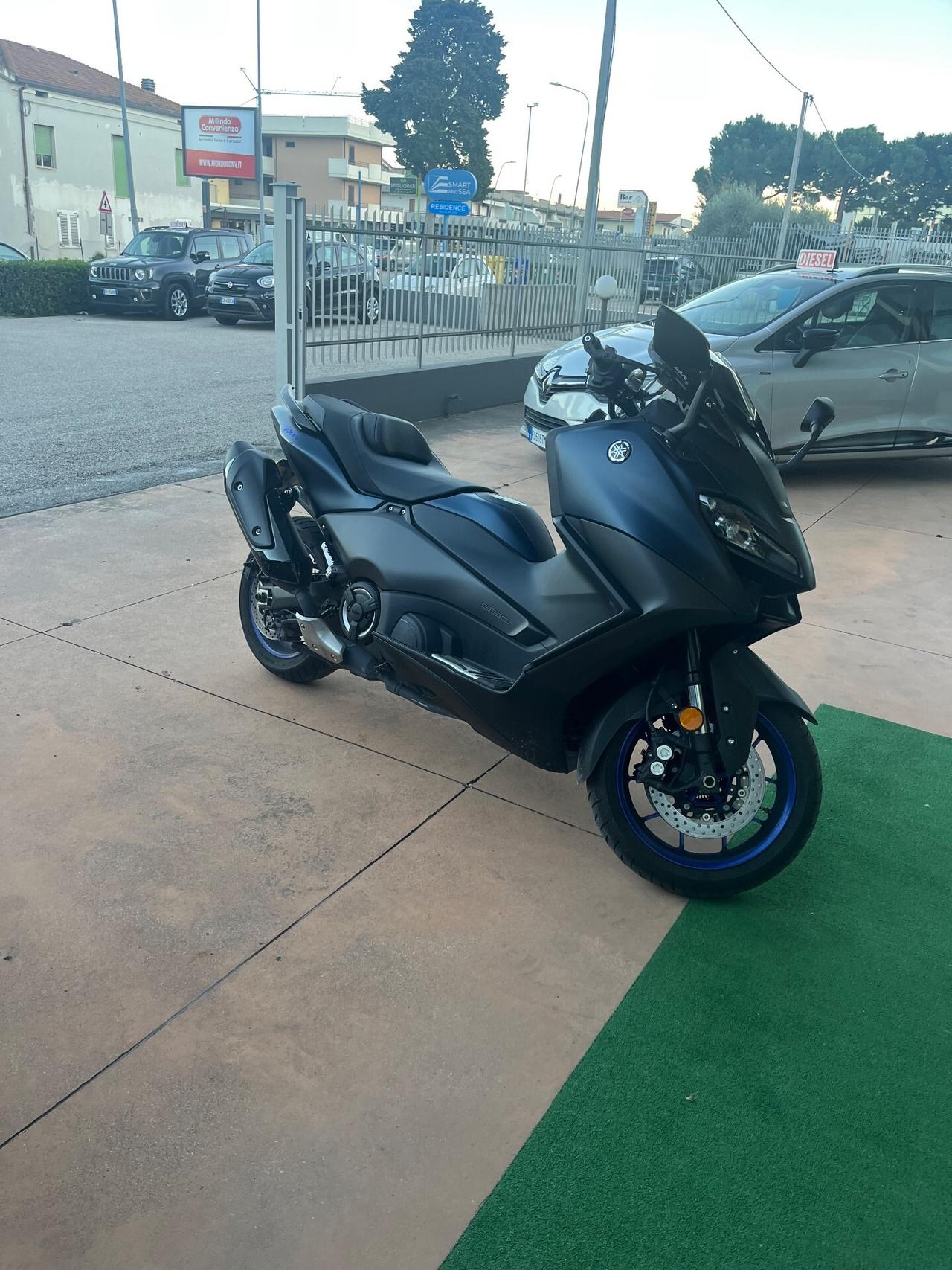 Yamaha TMAX 560