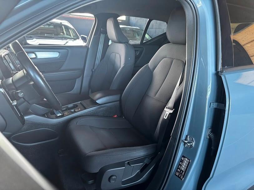 Volvo XC40 B4 AWD Geartronic Momentum Pro