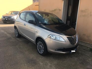 Lancia Ypsilon 0.9 TwinAir 85 CV 5 porte Metano Ecochic Gold