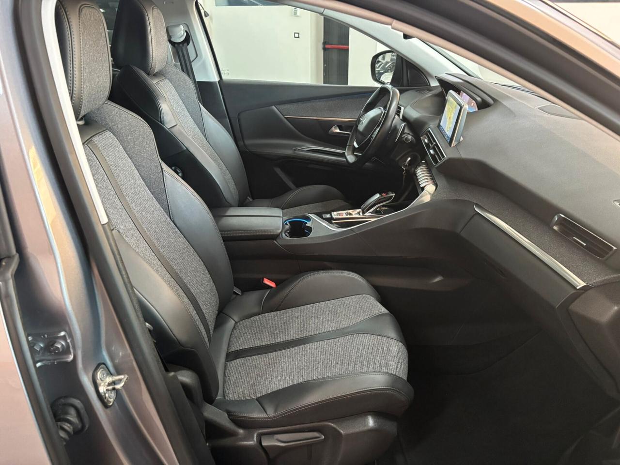 Peugeot 3008 BlueHDi 130 EAT8 Allure