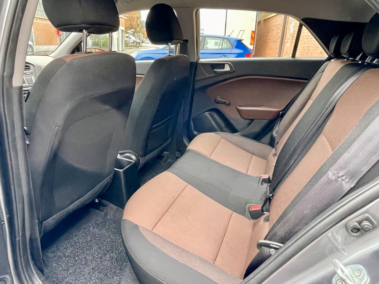 Hyundai i20 BENZINA/GPL - UNICO PROPRIETARIO- TUTTA TAGLIANDATA CON FATTURE