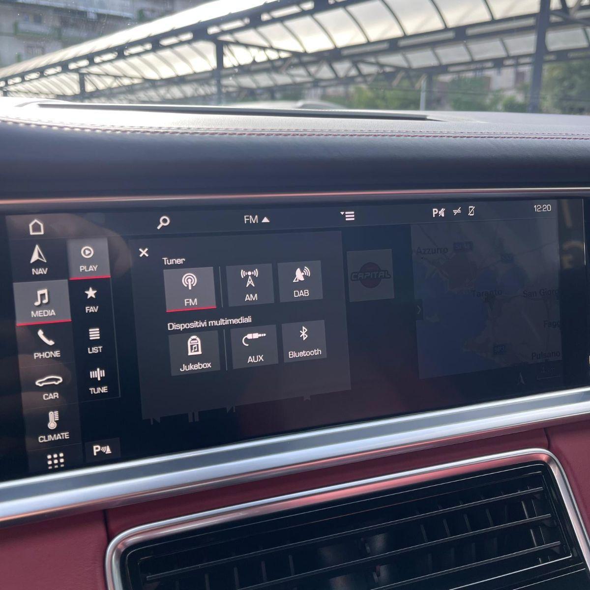 PORSCHE - Panamera -