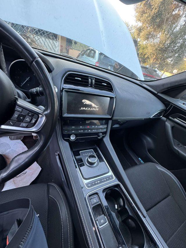 JAGUAR F-Pace 2.0d i4 R-Sport awd 180cv auto my18