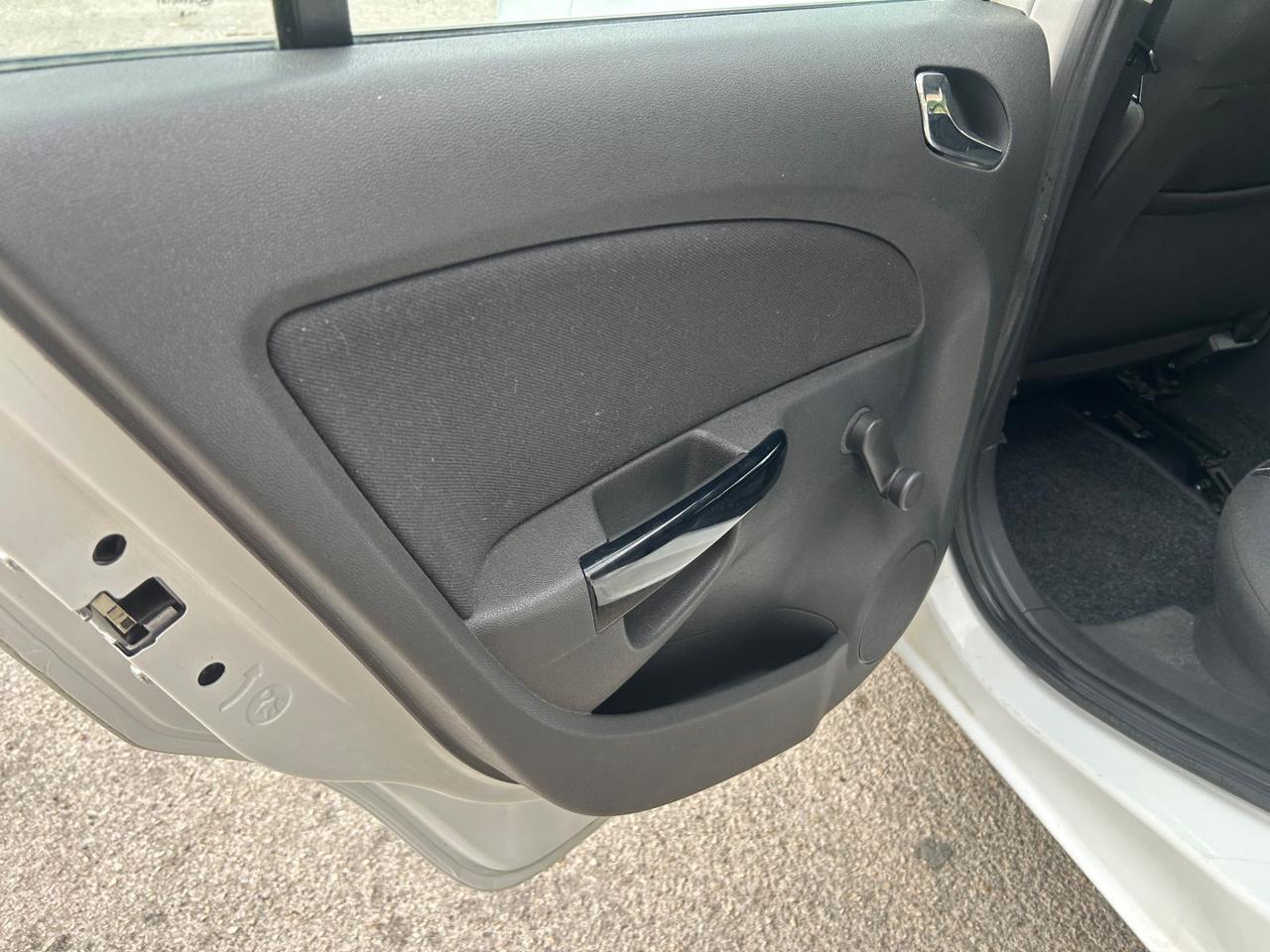 Opel Corsa 1.2 5 porte Cosmo