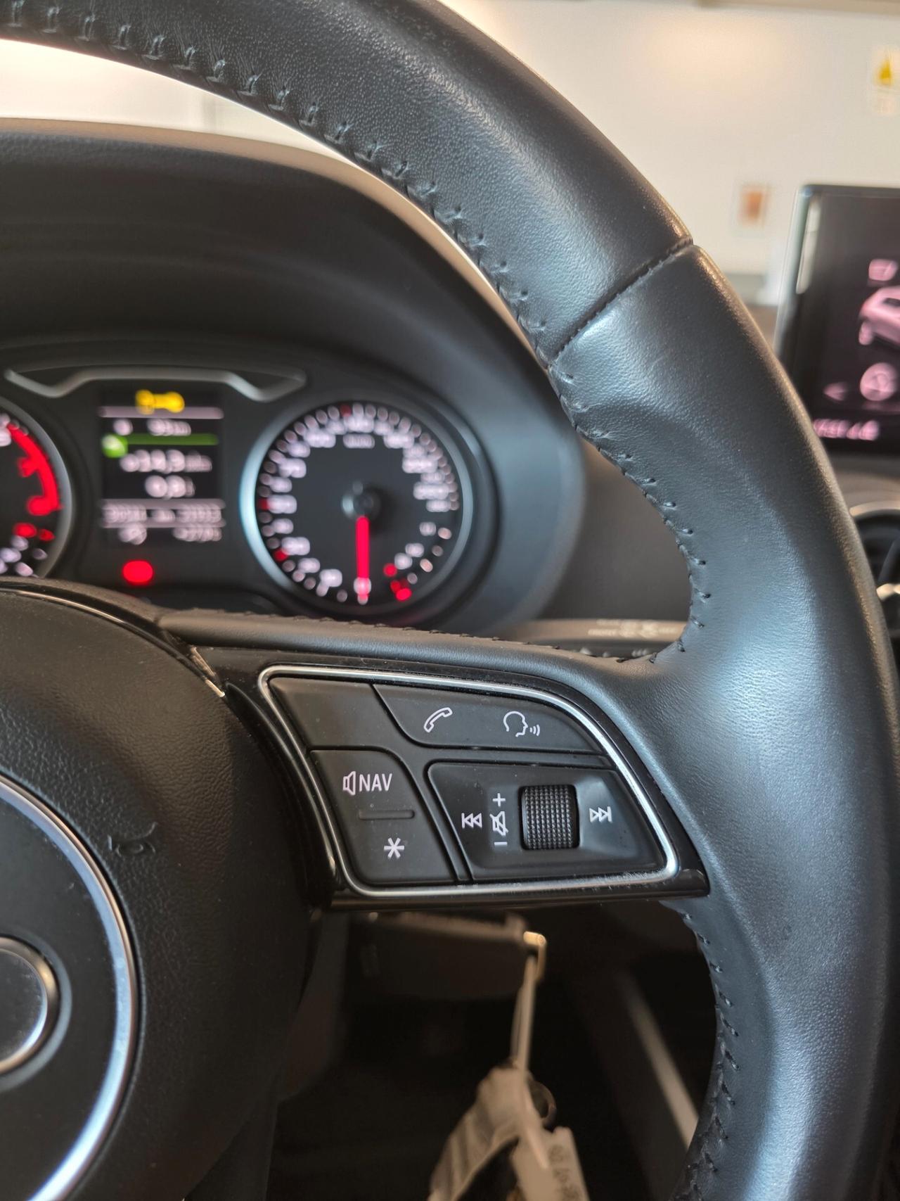 Audi Q2 30 TFSI Identity Black