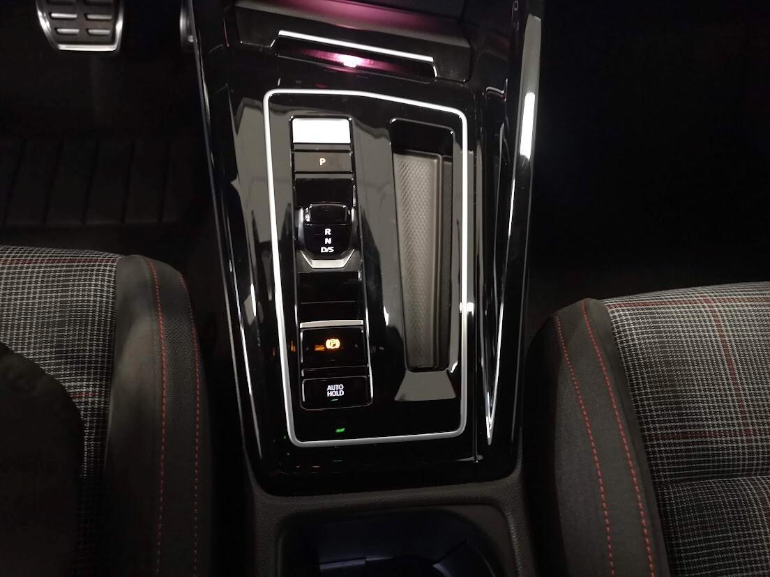 Volkswagen Golf GTI 2.0 TSI DSG