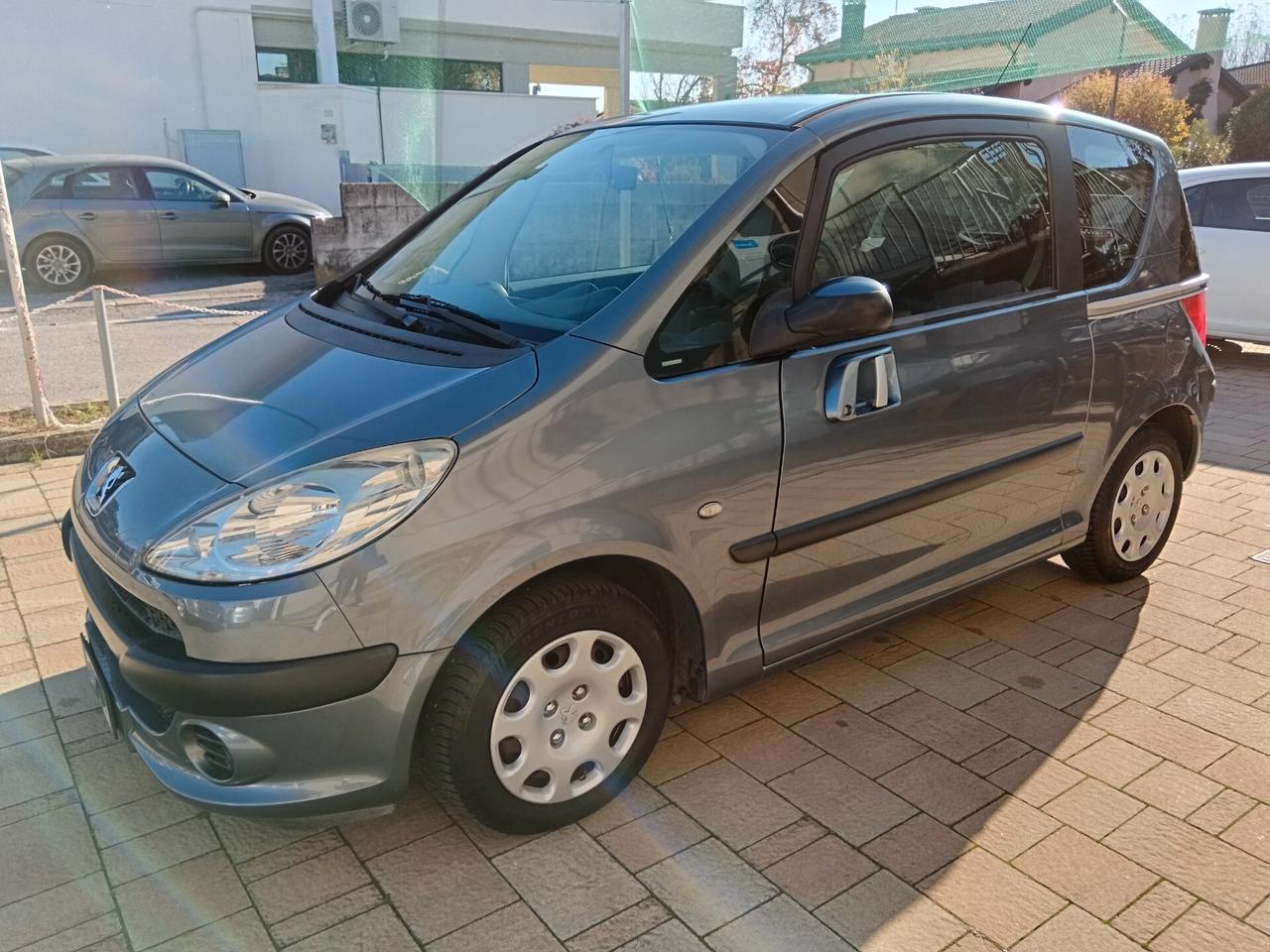 Peugeot 1007 1.4 HDi Sporty