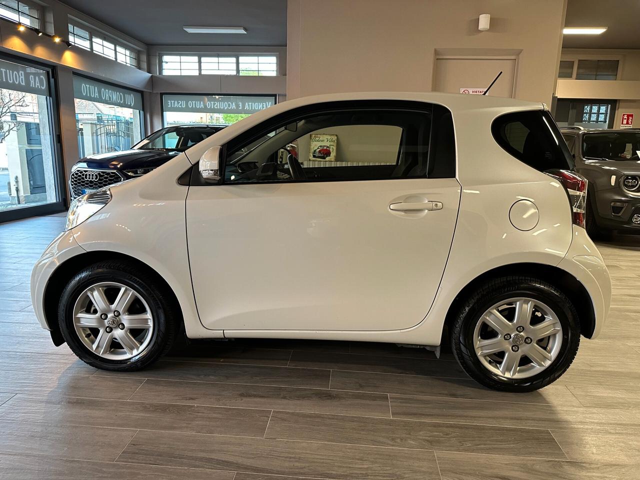 Toyota iQ 1.0 Sol