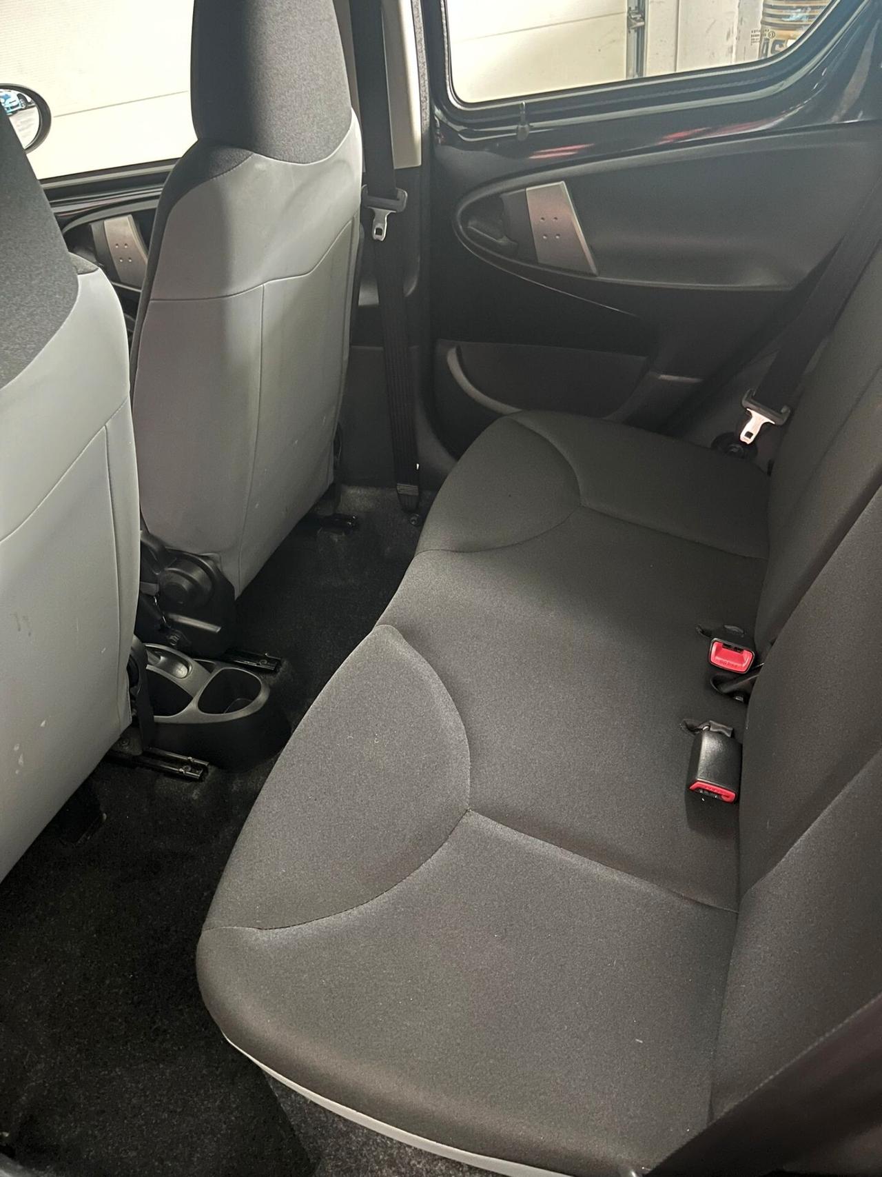 Toyota Aygo 1.0 12V VVT-i 5 porte Active Connect