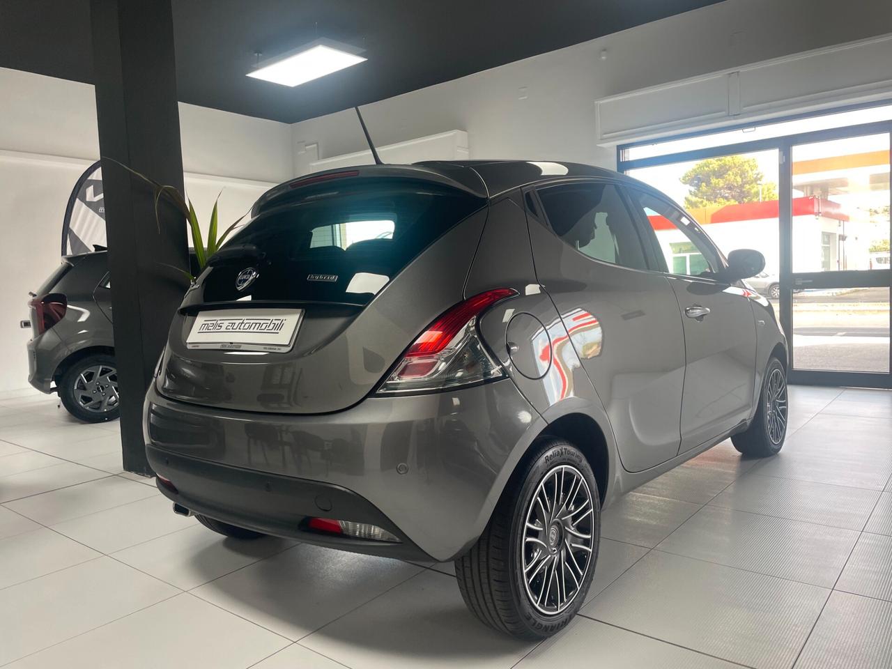 Lancia Ypsilon 1.0 FireFly 5 porte S&S Hybrid Gold