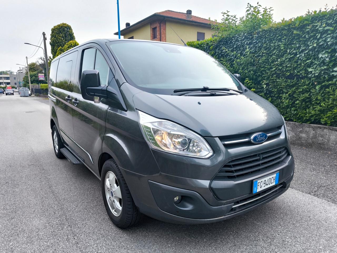FORD TOURNEO CUSTOM – TITANIUM-2016- EURO 6-GANCIO TRAINO