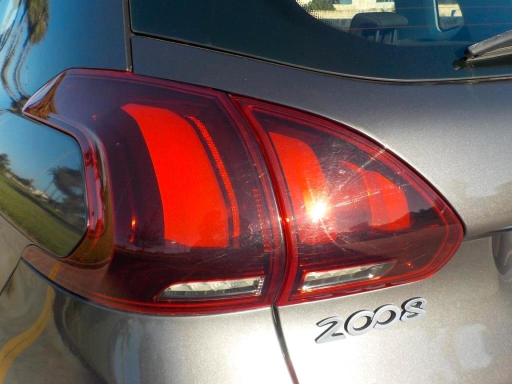Peugeot 2008 BlueHDi 100 Allure