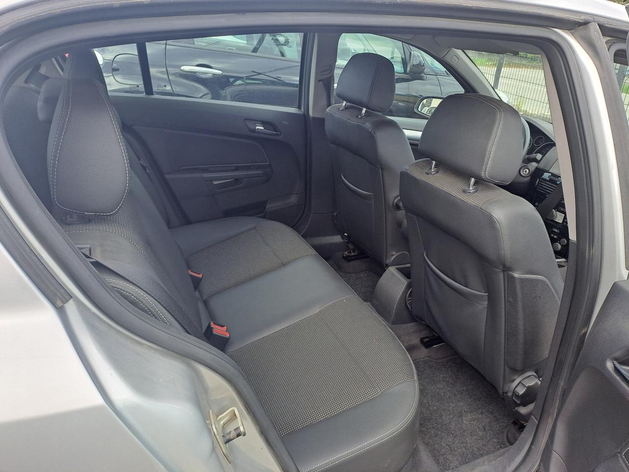 Opel Astra 1.6 16V VVT 5 porte Cosmo