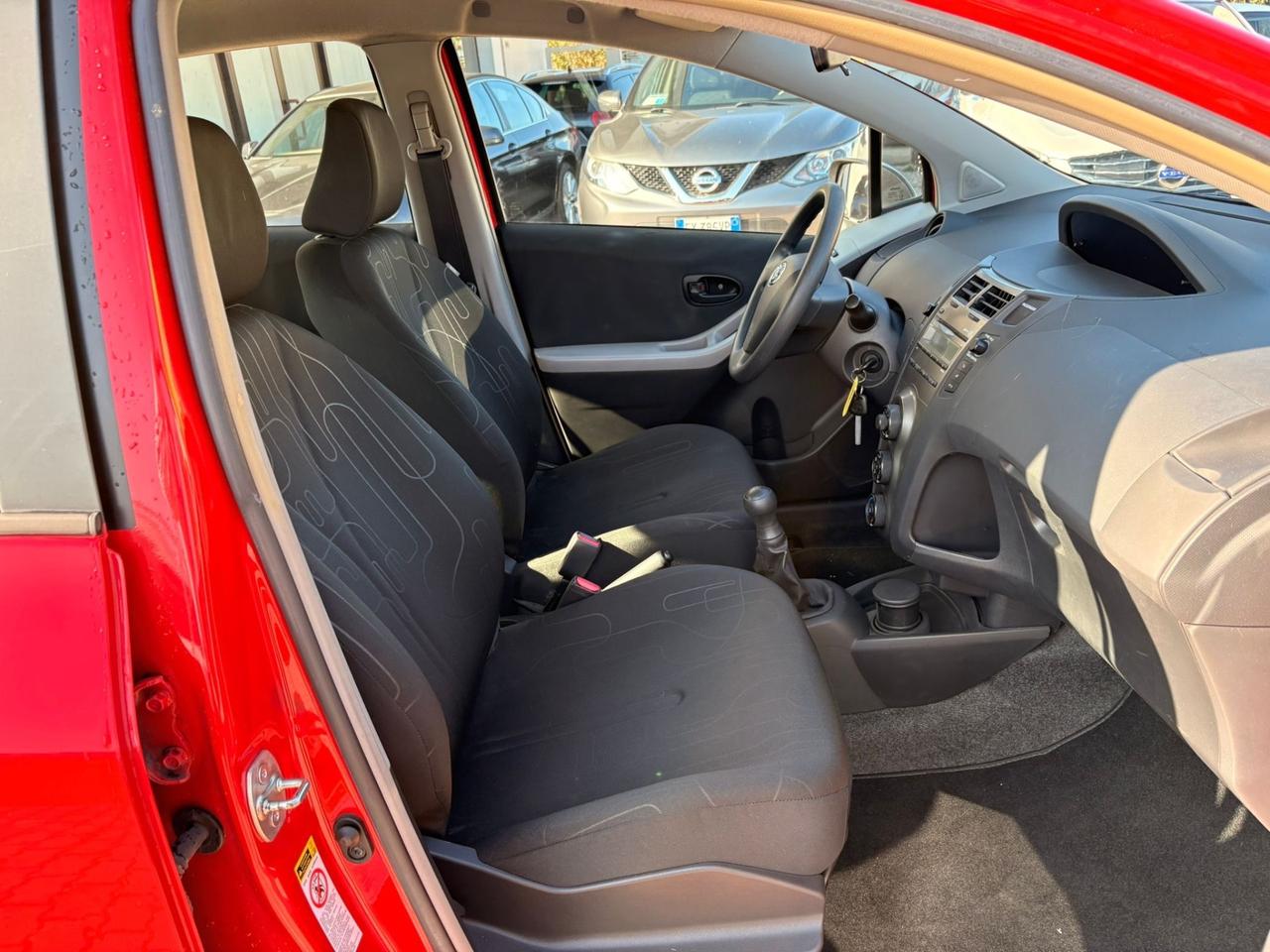 Toyota Yaris 1.0 5P Luxury pack