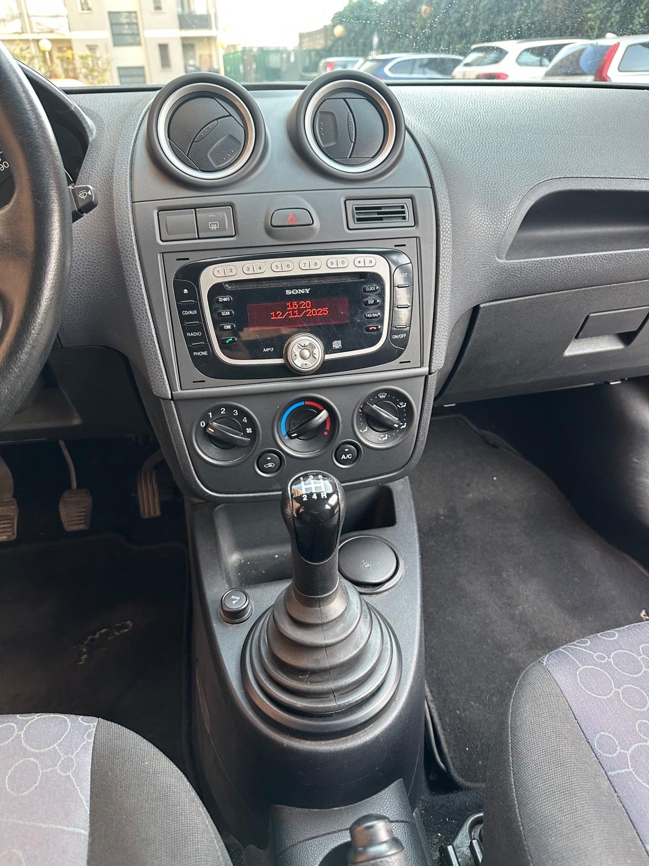 Ford Fiesta 1.2 82 CV 5 porte Titanium