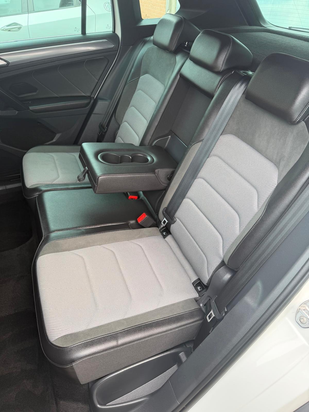 Volkswagen Tiguan 2.0 TDI SCR DSG R-LINE Pack interno ed esterno