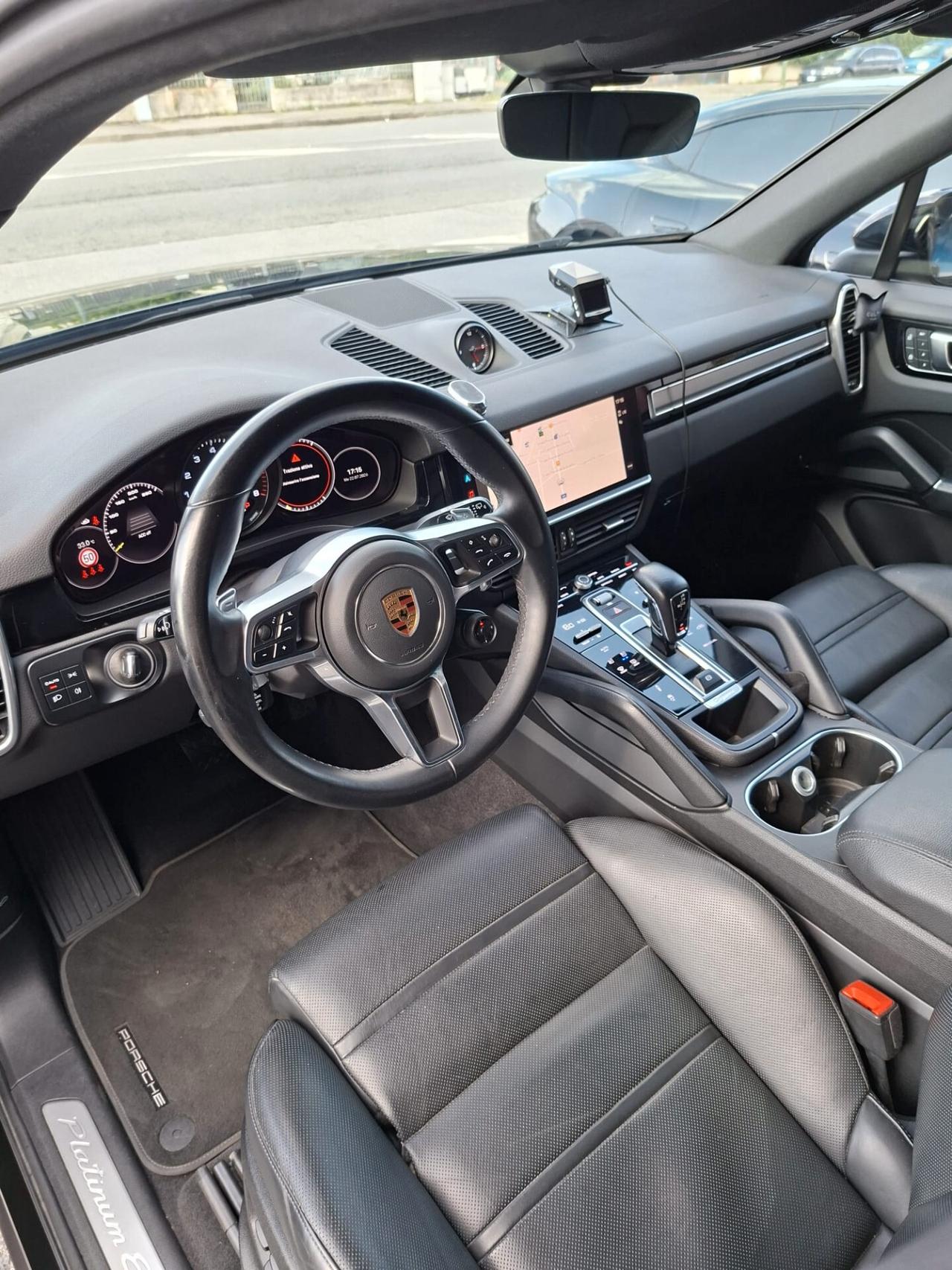 Porsche Cayenne 3.0 V6 E-Hybrid Platinum Edition