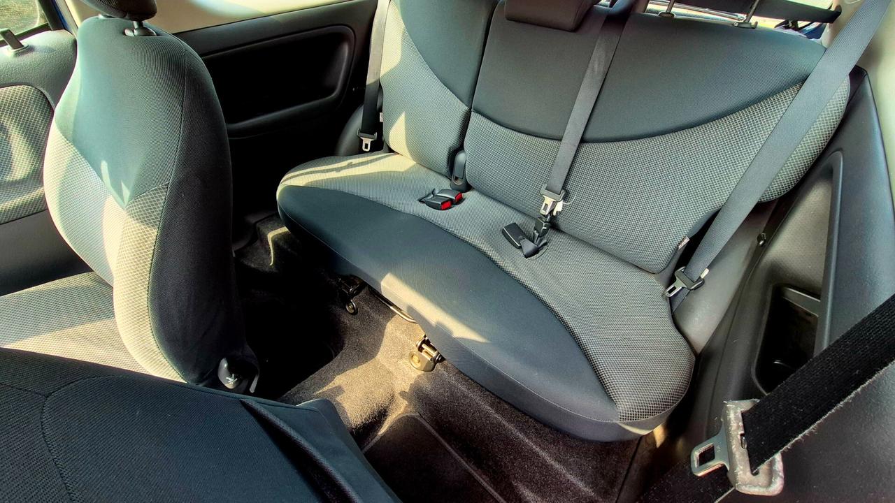 Toyota Yaris 1.0i 16V NEOPATENTATI