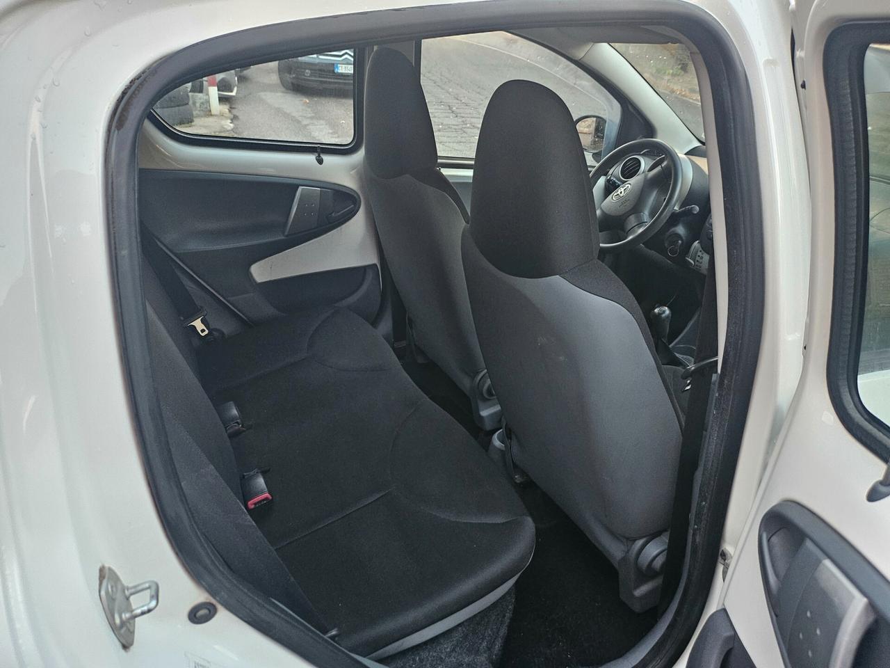 Toyota Aygo 1.0 12V VVT-i 5 porte 66.000km 2012