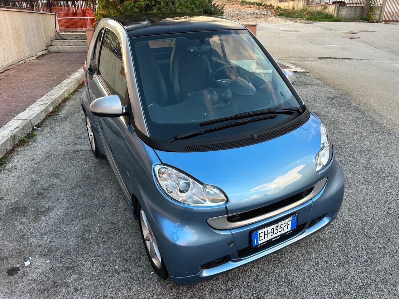 Smart ForTwo 1.0 ideale per neopatentati