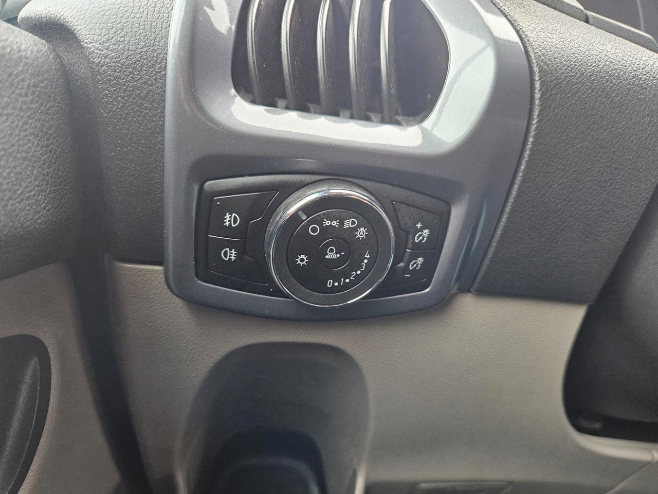 Ford Tourneo Custom 2.0 TDCi 130CV 8POSTI