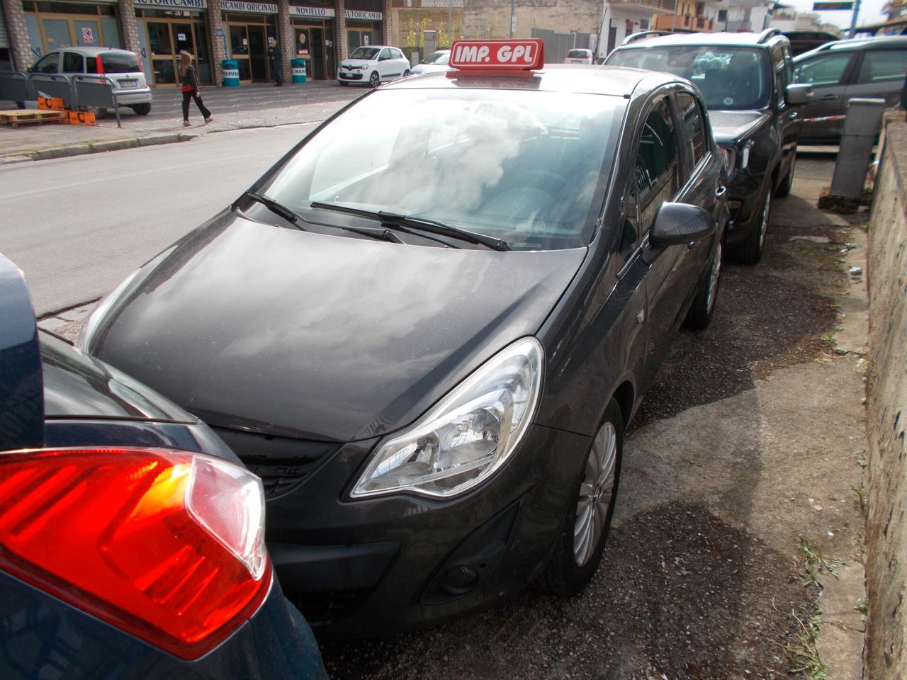 Opel Corsa 1.2 85CV 5 porte GPL-TECH Edition