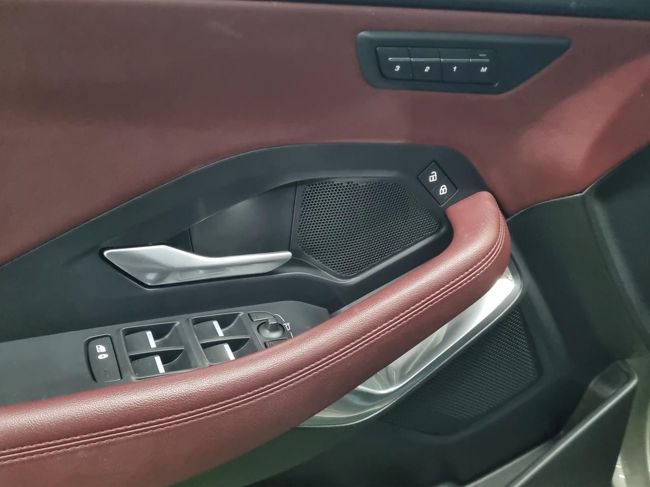 Jaguar E-Pace 1.5 I3 PHEV 300 CV AWD Auto R-Dynamic S