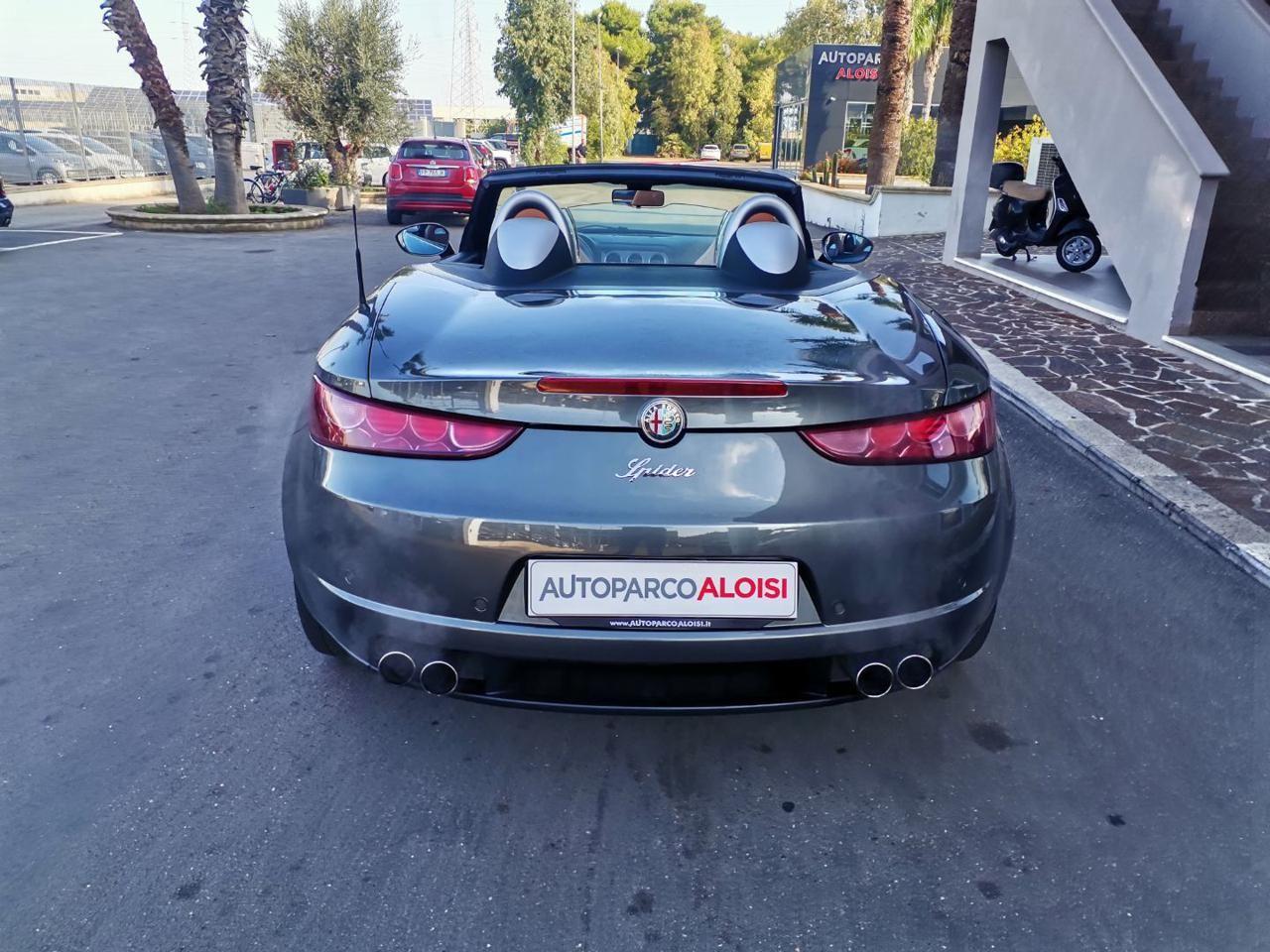 Alfa Romeo Spider 1750 TBi